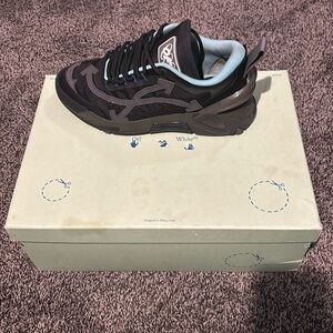 off white shoes size 42 with box in good condition